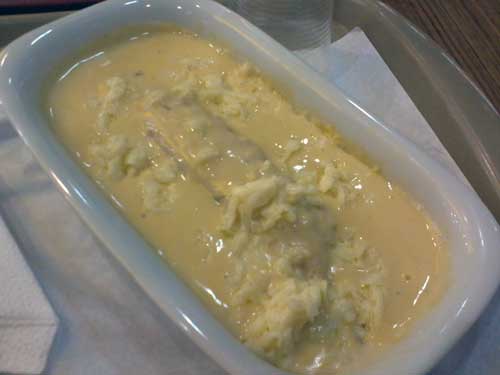 Pankekas & Waffles - Panqueca "Aos Quatro Queijos" com ricota e molho de 3 queijos